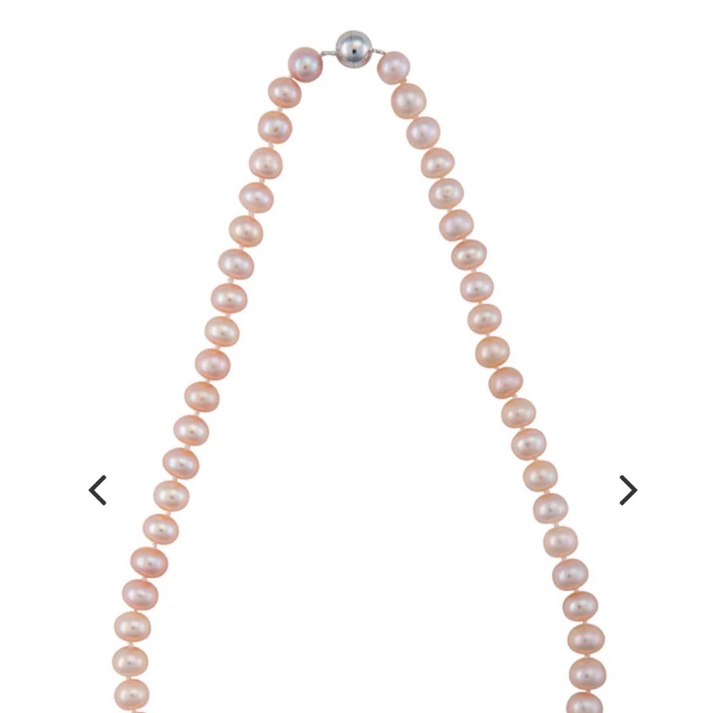 Chic Blush Pearl Necklace